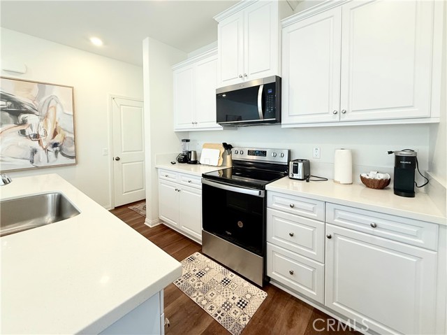 8543 Midway Lane, Chino CA: https://media.crmls.org/medias/6b22c60d-6e1f-4d73-9d7d-c4b4e472c8bf.jpg