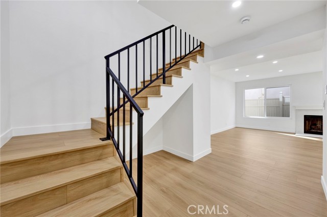 Detail Gallery Image 16 of 30 For 17303 Chatsworth St #4,  Granada Hills,  CA 91344 - 2 Beds | 1/1 Baths