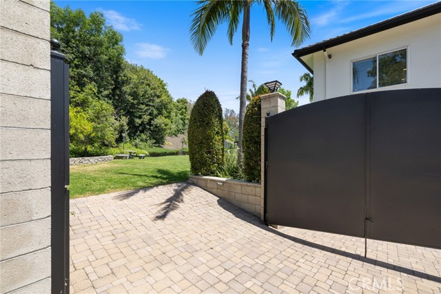 Detail Gallery Image 66 of 75 For 10372 Crawford Canyon Rd, North Tustin,  CA 92705 - 5 Beds | 6/1 Baths