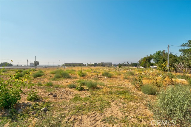 0 E 5th Street, San Bernardino CA: https://media.crmls.org/medias/6b23932b-5912-43e3-ad9c-8ff65570d243.jpg