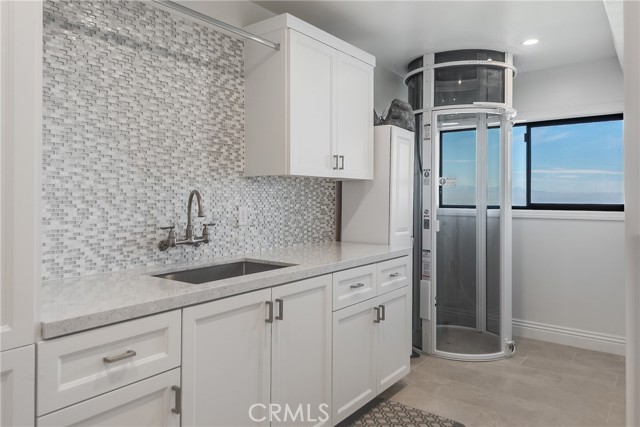 3300 Crownview Drive, Rancho Palos Verdes CA: https://media.crmls.org/medias/6b2433ee-e4c1-45f4-877b-a511260ef525.jpg