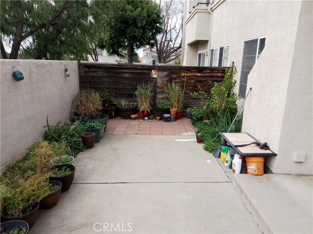Image 15 of 17 For 7368 Greenhaven Avenue 33