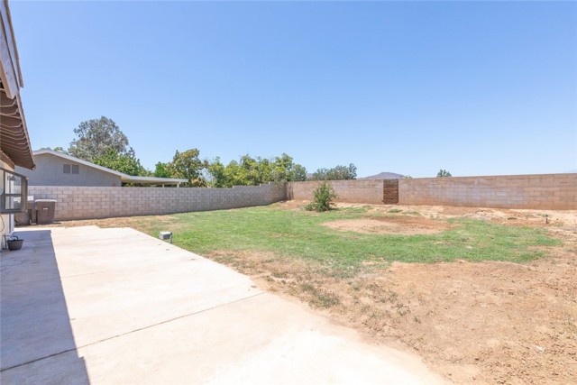 Detail Gallery Image 28 of 35 For 11657 Queensborough St, Riverside,  CA 92503 - 3 Beds | 2 Baths