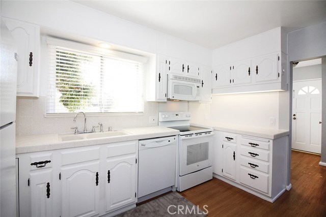 1900 Wendy Way, Manhattan Beach, California 90266, 3 Bedrooms Bedrooms, ,2 BathroomsBathrooms,Residential,Sold,Wendy,SB17037551