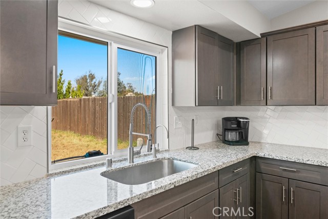 Detail Gallery Image 12 of 40 For 19018 Tule Way, Lake Elsinore,  CA 92530 - 3 Beds | 2 Baths