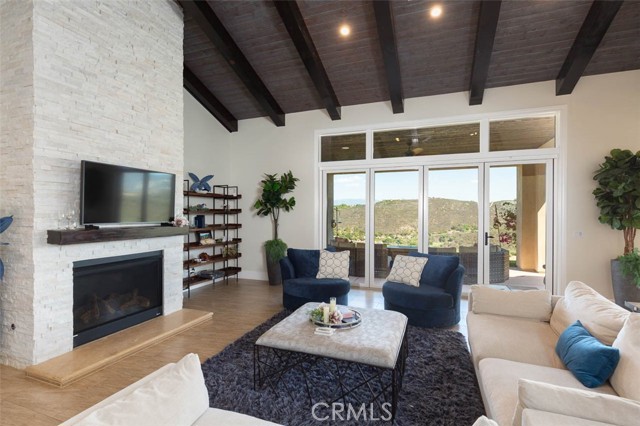 Detail Gallery Image 5 of 55 For 2260 Panoramic, Vista,  CA 92084 - 3 Beds | 5/1 Baths