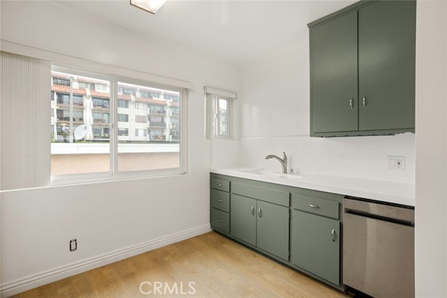 740 W 27th Street, San Pedro CA: https://media.crmls.org/medias/6b26fc74-9c8f-46b9-8830-7350cb118f33.jpg