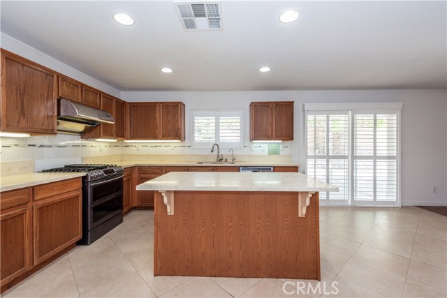 Detail Gallery Image 9 of 29 For 12338 Kourtney Ct, Corona,  CA 91752 - 4 Beds | 2/1 Baths