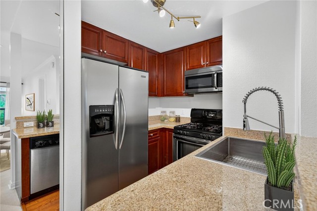 Detail Gallery Image 2 of 24 For 5540 Owensmouth #209,  Woodland Hills,  CA 91367 - 1 Beds | 1 Baths