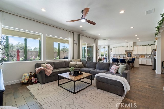 Detail Gallery Image 6 of 49 For 680 S Meridian Ave, Madera,  CA 93636 - 4 Beds | 3/1 Baths
