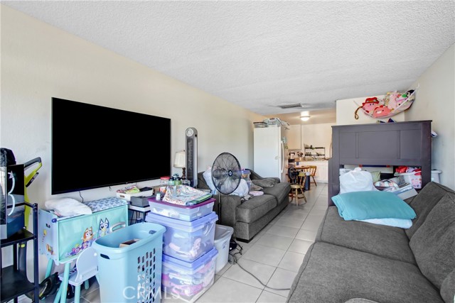 Detail Gallery Image 5 of 11 For 671 Greystone Ln, Hemet,  CA 92543 - – Beds | – Baths