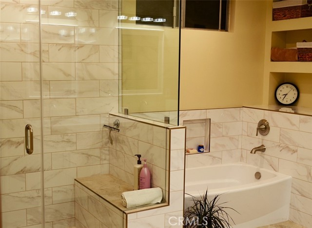 Detail Gallery Image 10 of 23 For 3921 Declaration Ave, Calabasas,  CA 91302 - 4 Beds | 3 Baths
