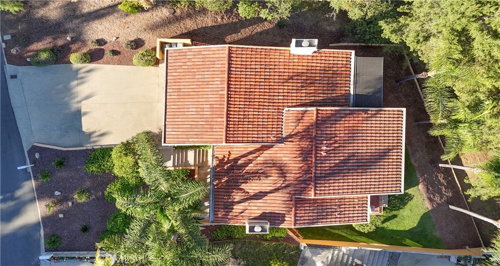 https://media.crmls.org/medias/6b298e03-4395-49fd-9ac2-37c8725719e1.jpg?preset=X-Large