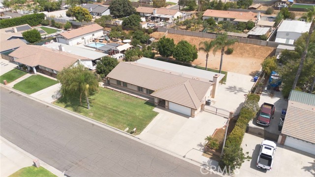 4740 Brookhill Ter, Jurupa Valley CA: https://media.crmls.org/medias/6b2af179-cb53-4ff4-b255-a19c6915dc41.jpg