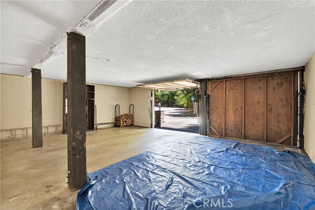 101 Rockledge Lane, Lake Arrowhead CA: https://media.crmls.org/medias/6b2ba537-c825-4499-b1a5-c24cbf1d574c.jpg
