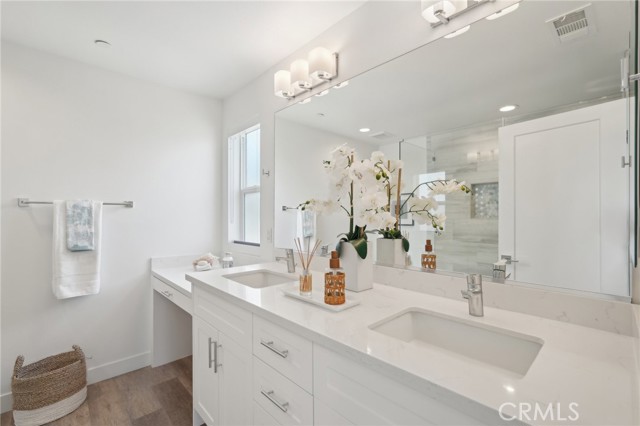 Detail Gallery Image 17 of 34 For 23228 Marigold Ave, Torrance,  CA 90502 - 4 Beds | 3/1 Baths