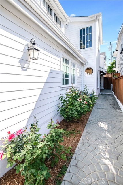 1720 Oak Avenue, Manhattan Beach, California 90266, 4 Bedrooms Bedrooms, ,4 BathroomsBathrooms,Residential,Sold,Oak,SB22020693