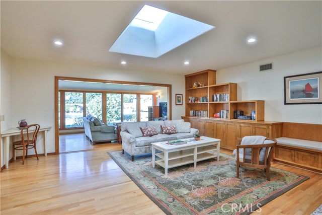 Detail Gallery Image 9 of 50 For 633 Purdue Dr, Claremont,  CA 91711 - 4 Beds | 3 Baths