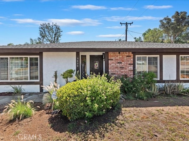 5430 Avenue Juan Bautista, Jurupa Valley CA: https://media.crmls.org/medias/6b2d348c-83bc-44b0-82b7-41575357c222.jpg