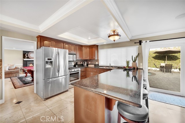 Detail Gallery Image 5 of 28 For 21382 Lemontree Ln, Huntington Beach,  CA 92646 - 3 Beds | 3 Baths