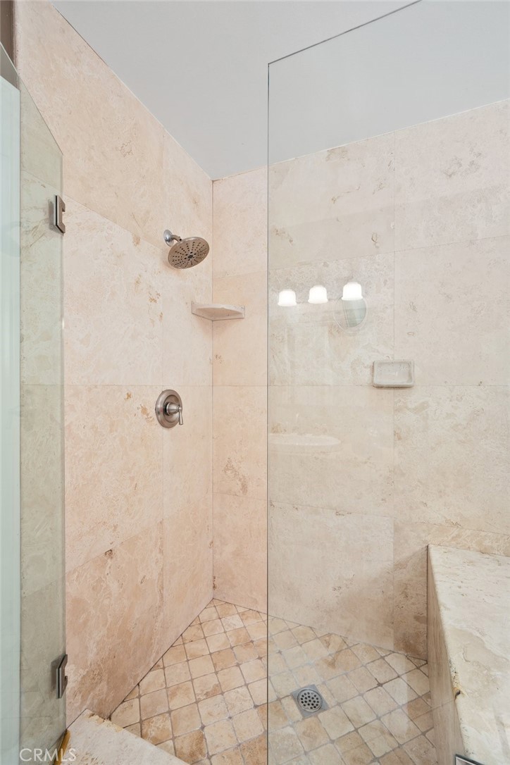 https://media.crmls.org/medias/6b2dce16-9b08-458d-b165-2a86e0d68d33.jpg?preset=X-Large
