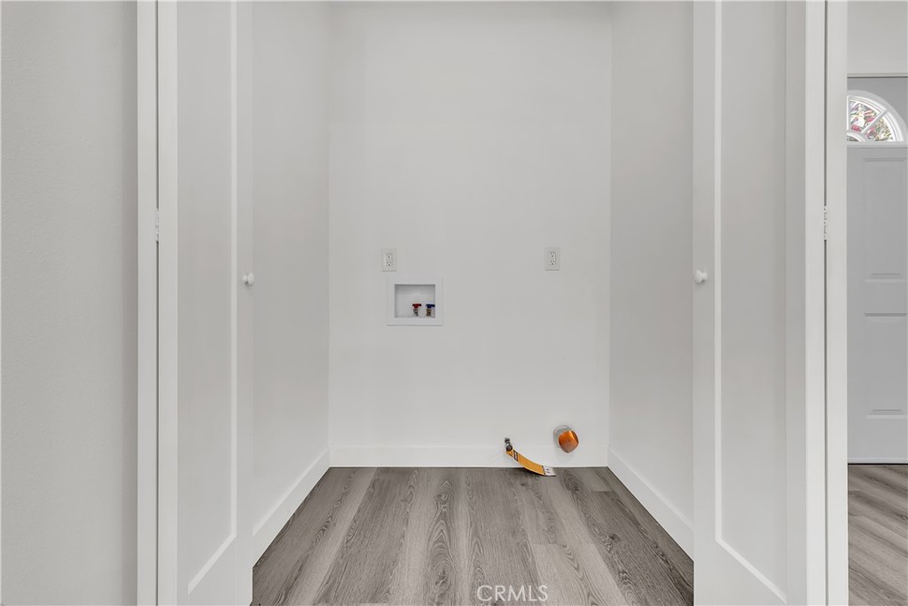 https://media.crmls.org/medias/6b2de229-df36-4076-88f8-6b678c7a6e0c.jpg?preset=X-Large