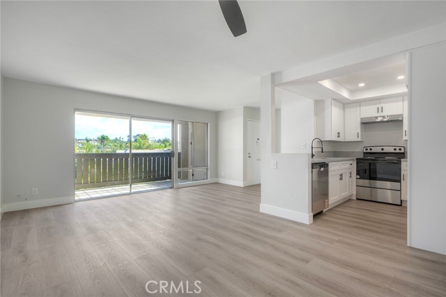 147 W Glaucus, Encinitas CA: https://media.crmls.org/medias/6b2e5984-e0be-4d91-a9dc-b72d2e4bae8c.jpg