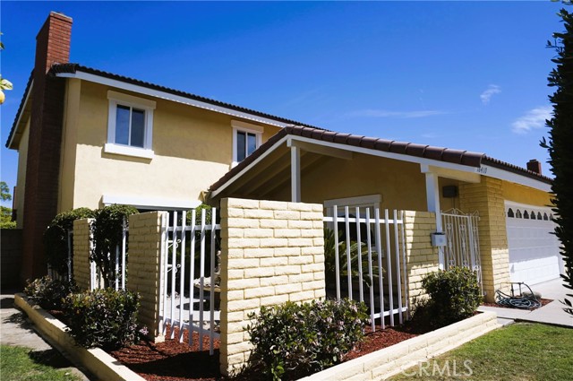 18410 Alexander Ave, Cerritos CA: https://media.crmls.org/medias/6b2ee4c2-2b7a-4e9f-8e6f-3008aa29a08c.jpg