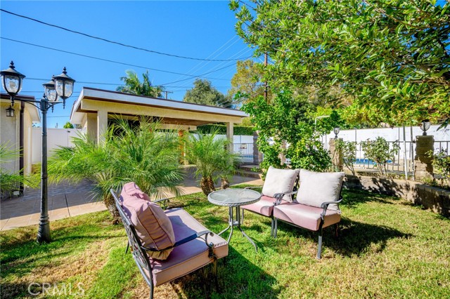 2225 East Glenoaks Boulevard photo 31