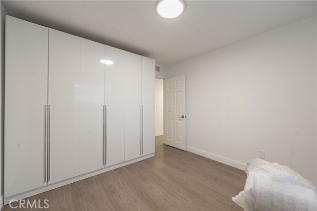 Detail Gallery Image 10 of 17 For 11214 Woodley, Granada Hills,  CA 91344 - 4 Beds | 2 Baths