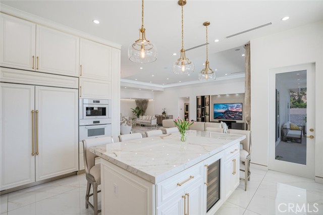 Detail Gallery Image 19 of 41 For 410 Audraine Dr, Glendale,  CA 91202 - 4 Beds | 3 Baths