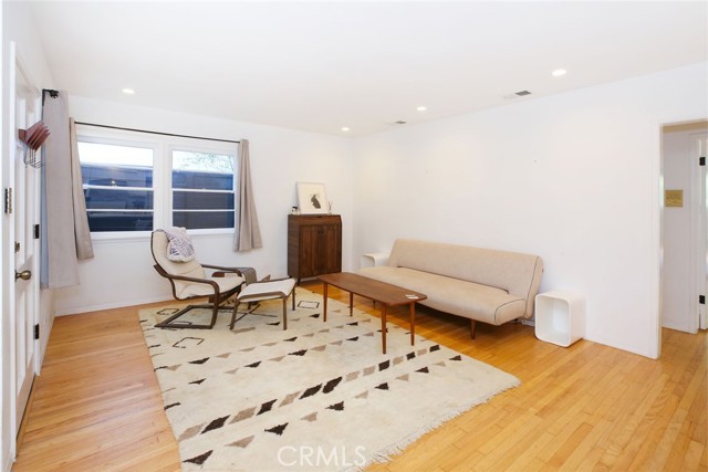 Detail Gallery Image 8 of 28 For 1113 Amoroso Pl, Venice,  CA 90291 - 2 Beds | 1 Baths