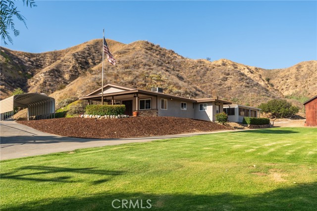 30300 Live Oak Canyon Road, Redlands CA: https://media.crmls.org/medias/6b30e719-6ff0-4a0c-9cb3-dc12426dffb5.jpg