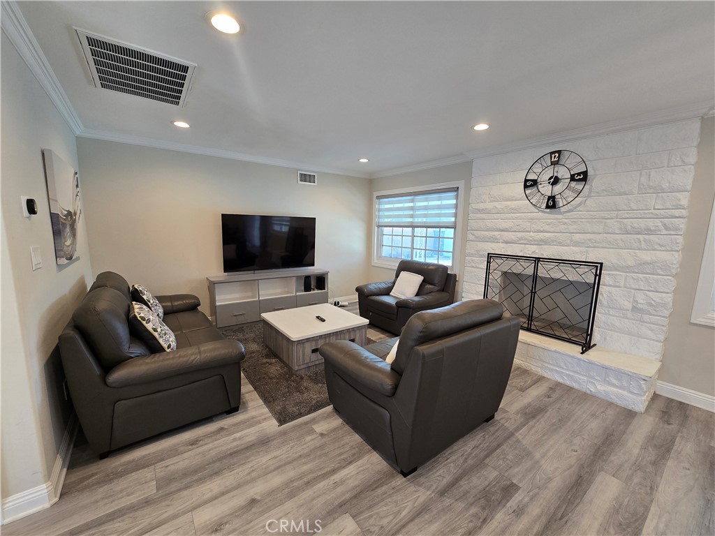 MLS #WS25277459 image #11