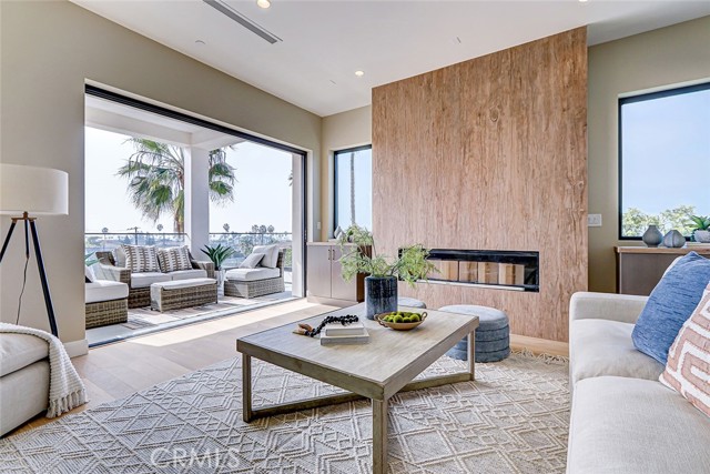 641 S Gertruda Avenue, Redondo Beach CA: https://media.crmls.org/medias/6b315eed-13ad-4330-93a5-f723b6992c12.jpg