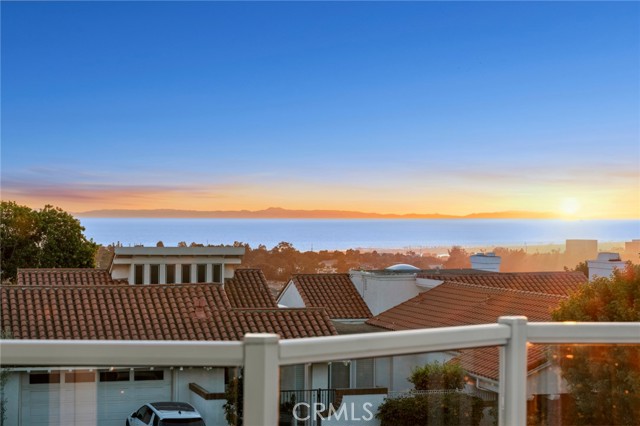 Detail Gallery Image 2 of 46 For 15 Montpellier, Newport Beach,  CA 92660 - 3 Beds | 3 Baths