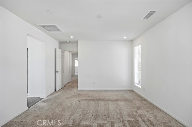 Detail Gallery Image 9 of 34 For 335 Carson Ct, Rialto,  CA 92376 - 3 Beds | 2/1 Baths