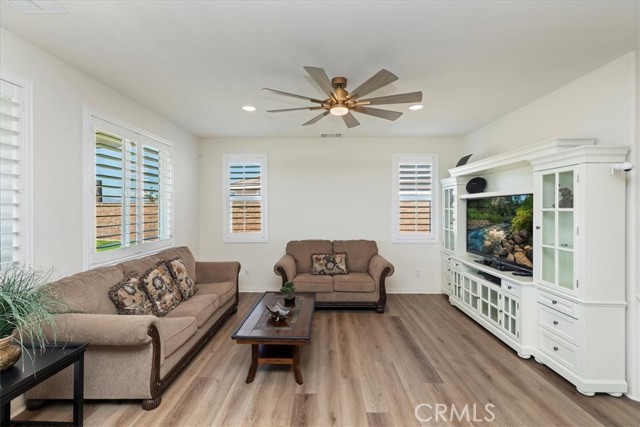 12640 Jaden Court, Grand Terrace CA: https://media.crmls.org/medias/6b331ffc-910d-4898-9452-fd4f45e9f374.jpg