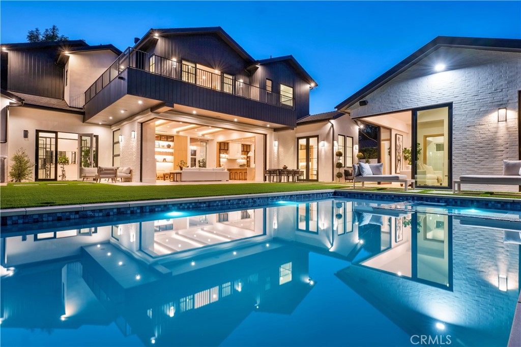 4512 Lemp Avenue, Studio City, CA 91602