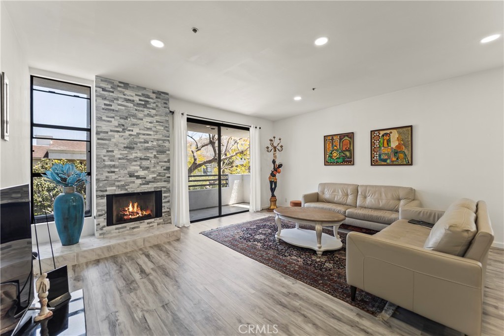 1935 Malcolm Avenue #201