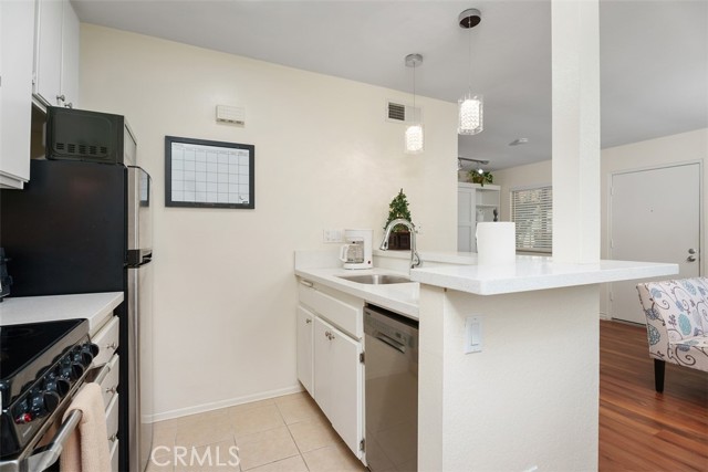 23242 La Mar, Mission Viejo CA: https://media.crmls.org/medias/6b34a5e2-2d59-4b34-b471-793d0625c46a.jpg