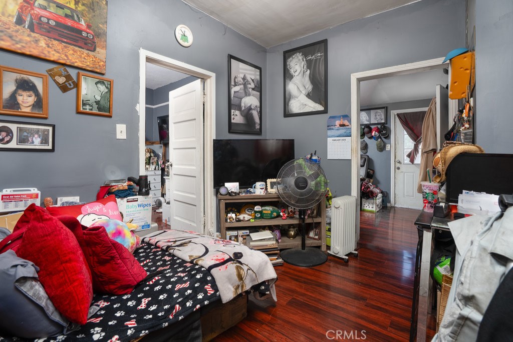 https://media.crmls.org/medias/6b34e141-120f-458a-9467-4622b21953cc.jpg?preset=X-Large