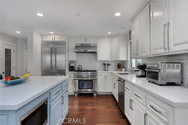 2025 Prospect Avenue, Hermosa Beach CA: https://media.crmls.org/medias/6b35816c-82fa-46c9-b7ef-20f1295215ee.jpg