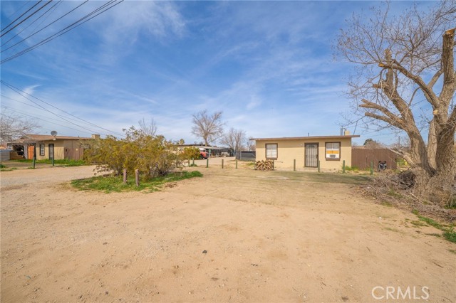 Detail Gallery Image 2 of 66 For 11986 White Ave, Adelanto,  CA 92301 - 4 Beds | 3 Baths
