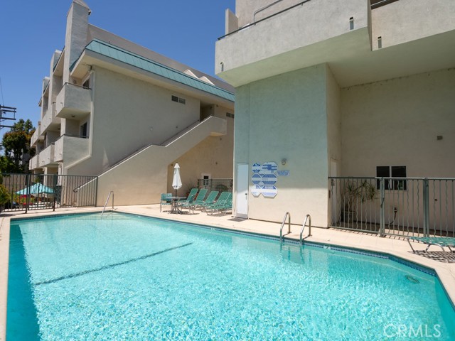 Detail Gallery Image 37 of 43 For 13030 Valleyheart Drive #101,  Studio City,  CA 91604 - 2 Beds | 2/1 Baths