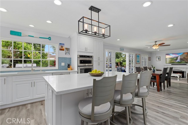 Detail Gallery Image 9 of 32 For 14422 Birmingham Dr, Westminster,  CA 92683 - 3 Beds | 3 Baths