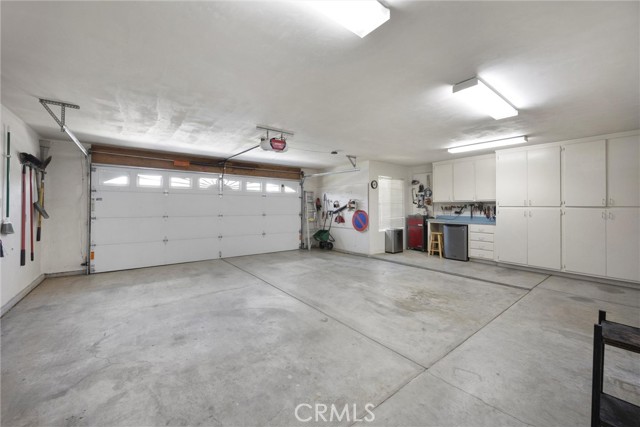 7705 Terry John Avenue, Bakersfield CA: https://media.crmls.org/medias/6b363f40-df01-4d38-9994-16012246cc1f.jpg