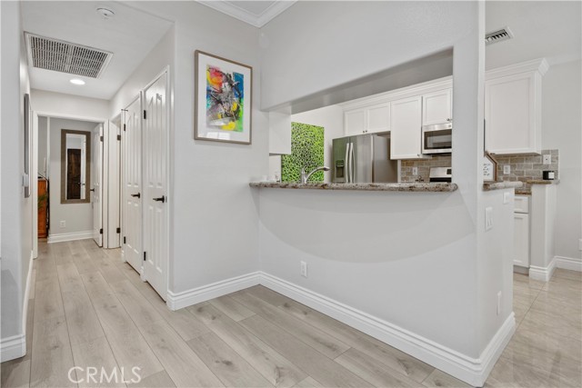 Detail Gallery Image 10 of 33 For 4128 Whitsett Ave #103,  Studio City,  CA 91604 - 2 Beds | 2 Baths