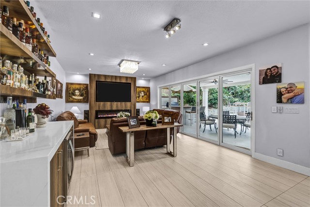 Detail Gallery Image 16 of 53 For 25432 Nottingham Ct, Laguna Hills,  CA 92653 - 5 Beds | 4/1 Baths