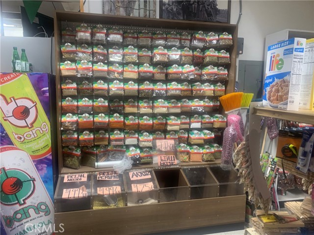 20917 Blv Pioneer, Lakewood CA: https://media.crmls.org/medias/6b386c7c-2709-406b-bc76-9680305e23c3.jpg